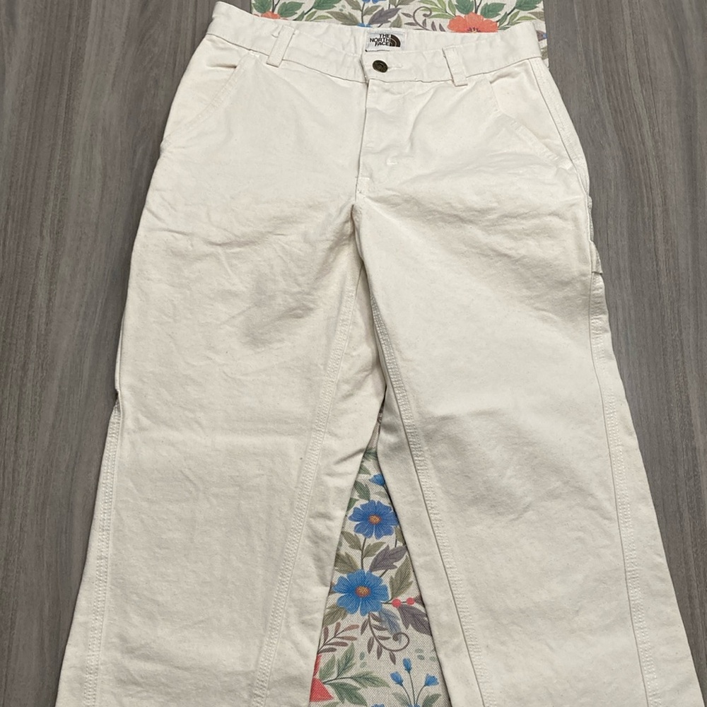 EUC  The North Face Berkley Pant. Size 2. color Cream